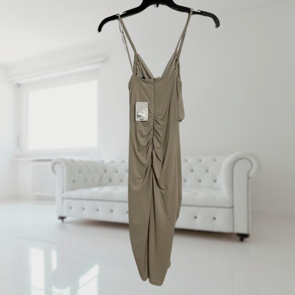 Forever 21 Ruched Midi Dress – NWT, Adjustable Straps, Zipper Back, Size Small - Picture 3 of 15